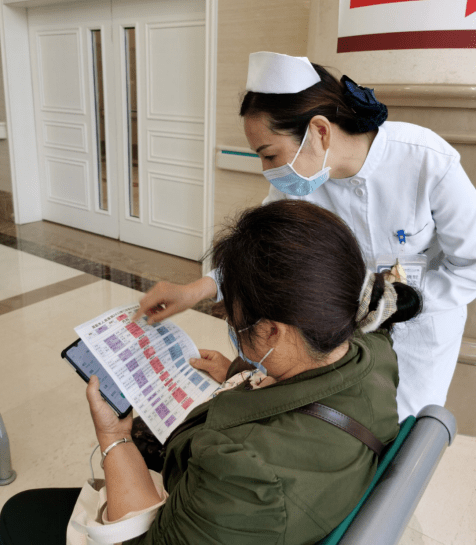 服务患者 | 门诊部护士积极开展健康宣教,提升患者及家属就医体验