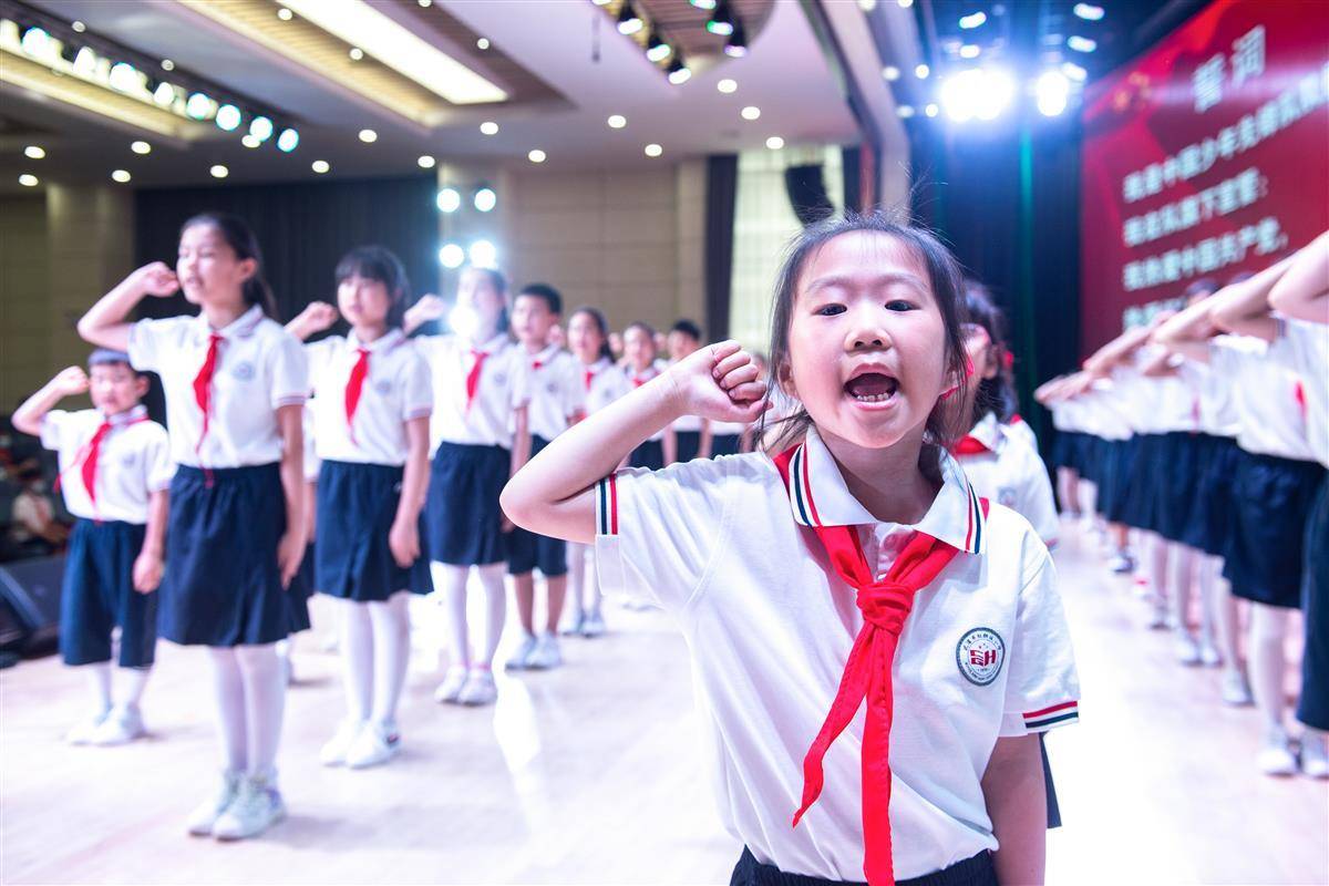 5月31日,在六一兒童節即將到來之際,武漢市青山區紅鋼城小學一,二年級