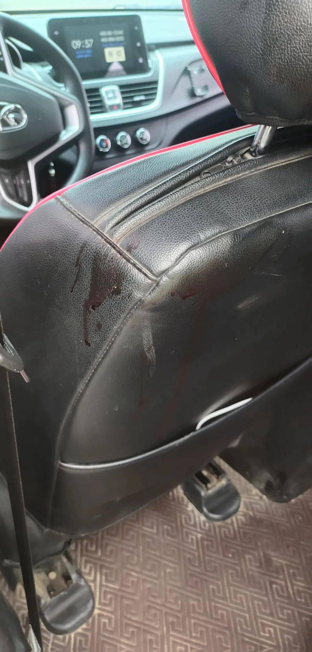 咸阳老人惨遭车祸,倒地流血不止!