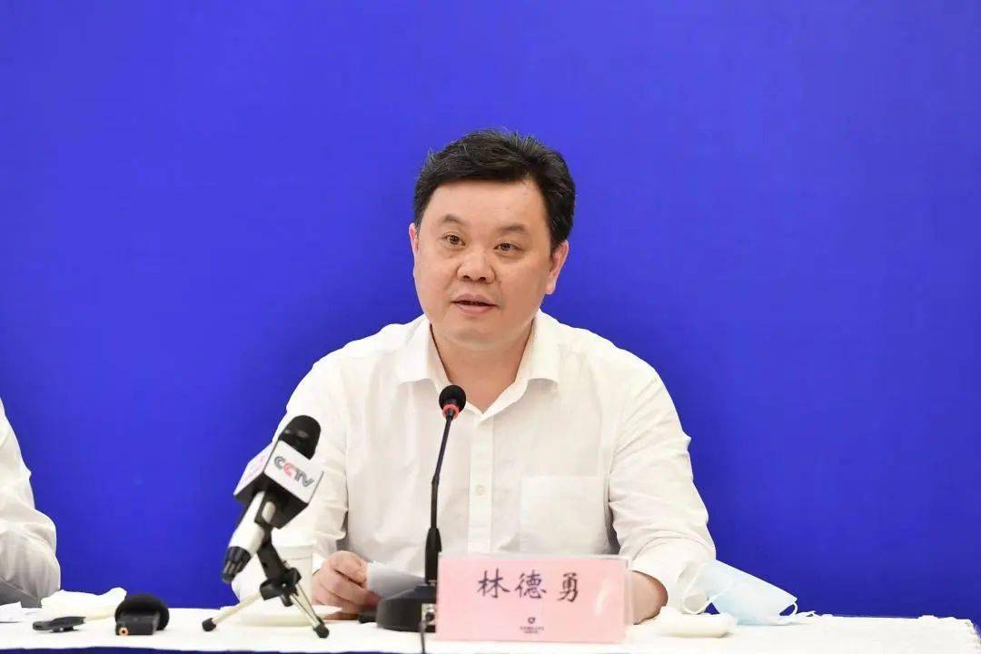 林德勇就《关于金融支持经济发展的若干政策措施》发布新闻.