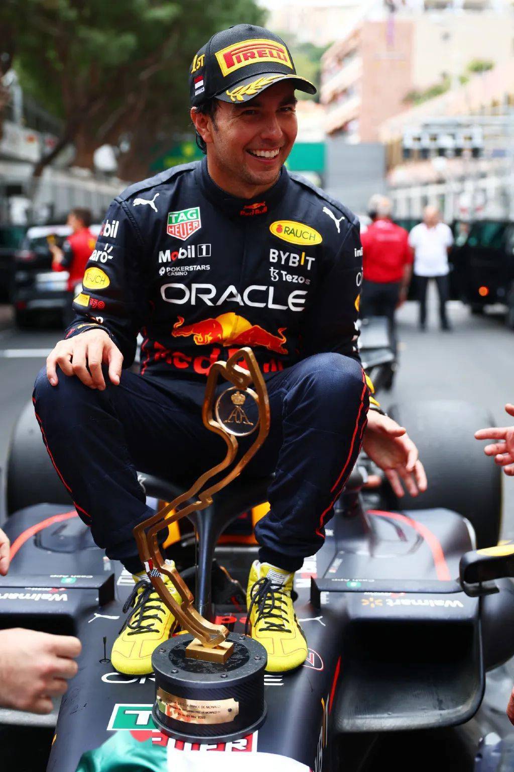 官宣红牛f1车队与佩雷兹续约至2024年