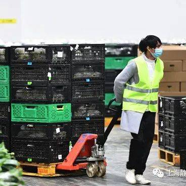 保供60余天后，TA们又奔赴上海复工复产一线_上海全面复工、复产、复市_市民_商品