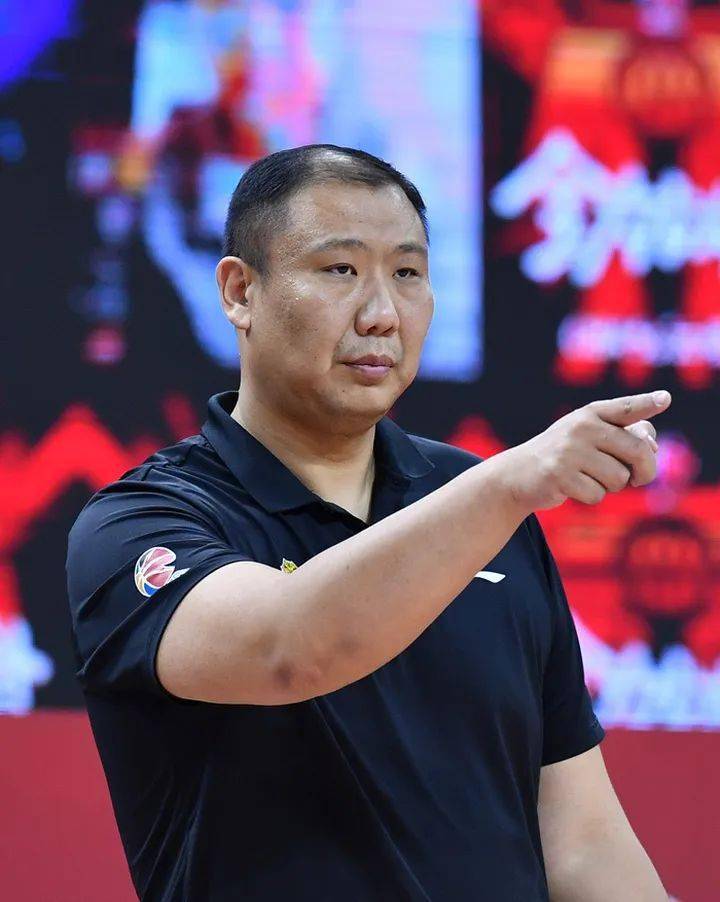山东男篮新帅王晗面临三大挑战,新老交替不能牺牲成绩_丁伟_主教练