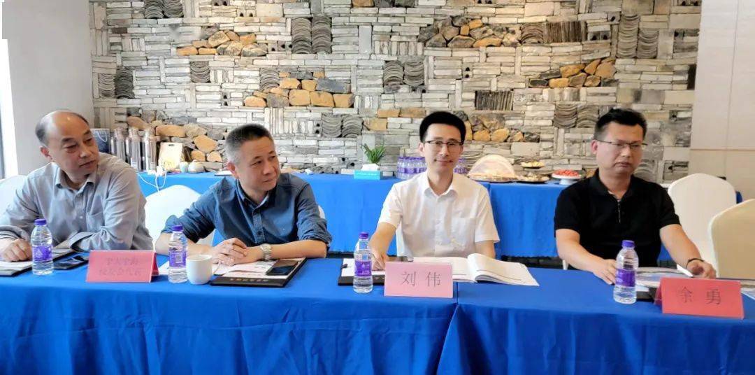 com□ 文摄:听雨□ 排版:水东居士□审核:南方□ 宁波南湾文化传媒