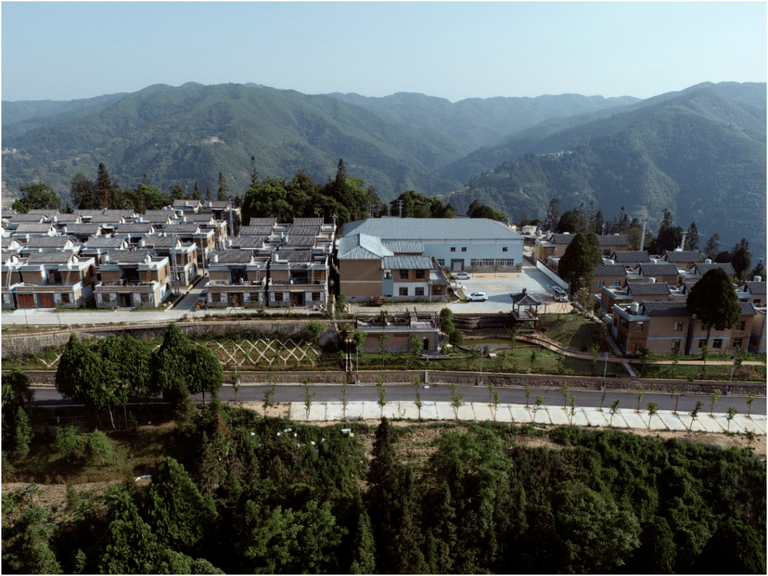 近年来,红河县宝华镇牵住乡村振兴牛鼻子,以美丽乡村建设为基础,高