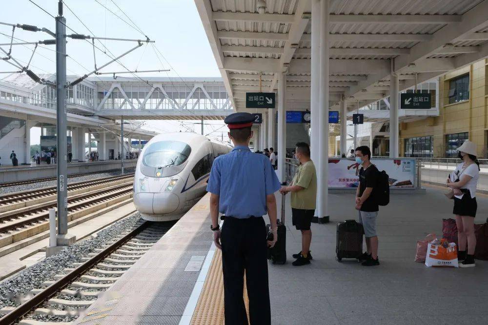 记者从中国铁路上海局集团有限公司淮南西站获悉,随着全国疫情防控