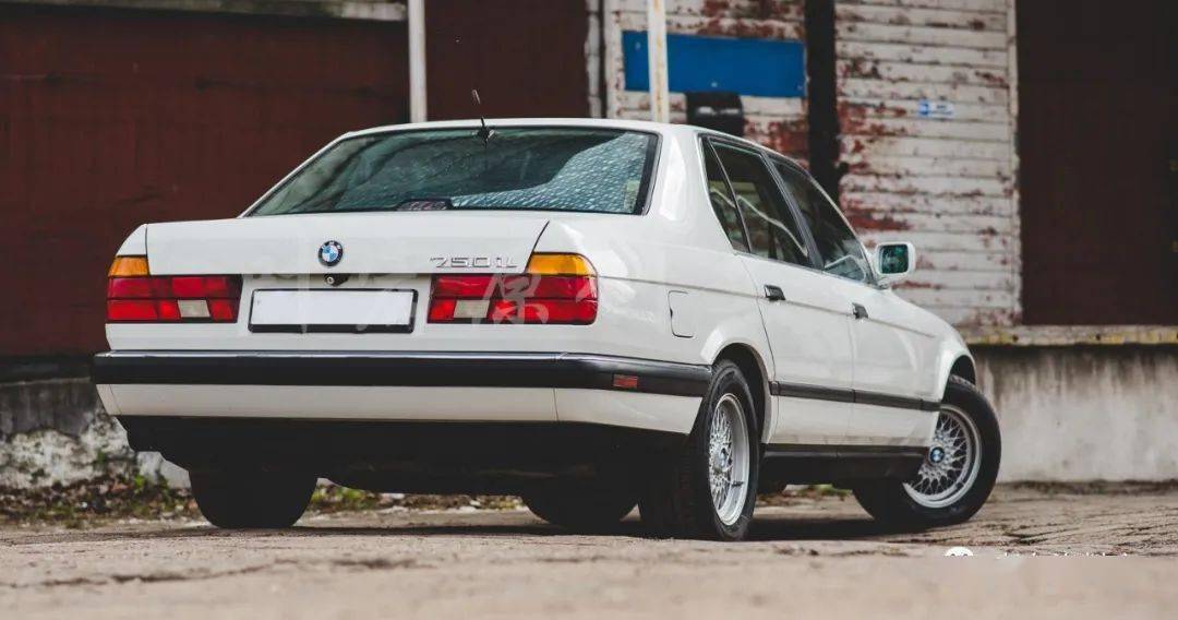 1990年的宝马旗舰bmw750il