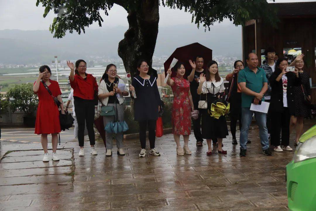 高考倒计时最后一天,石屏二中举行高考出征誓师大会