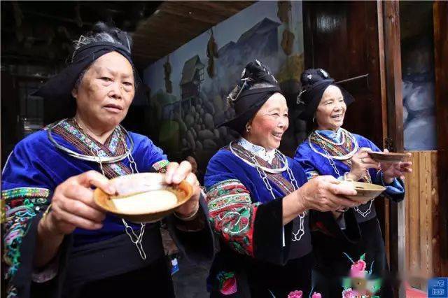 贵州千户苗寨苗族老婆婆古歌传唱是中国流传下来的唯一非宗教典籍的