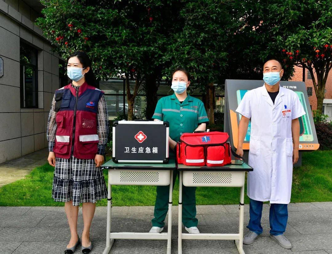 汗水扬起成功帆无烟战场今日起气定神闲退万军心态良好细审题才思敏捷