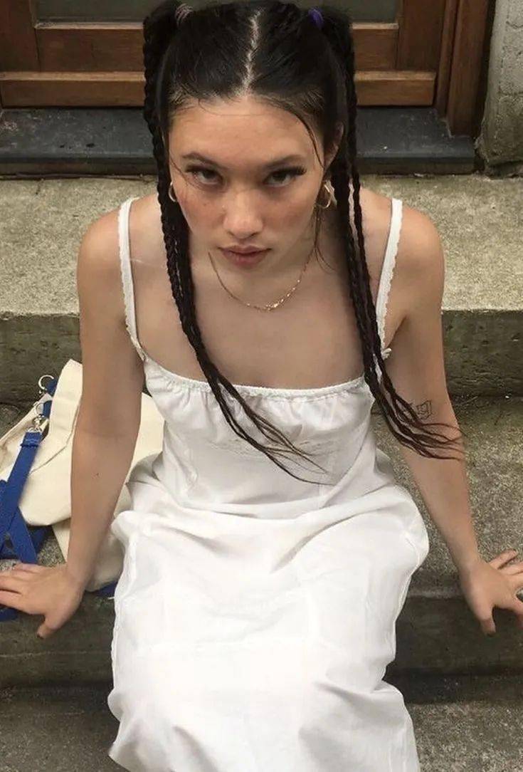 很多欧美辣妹们都会尝试这个发型