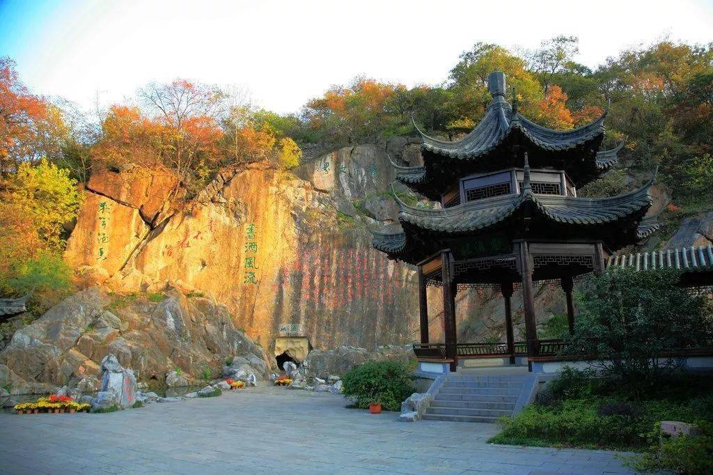 你不得不去一個地方,那就是琅琊山森林公園,它是國家重點風景名勝區