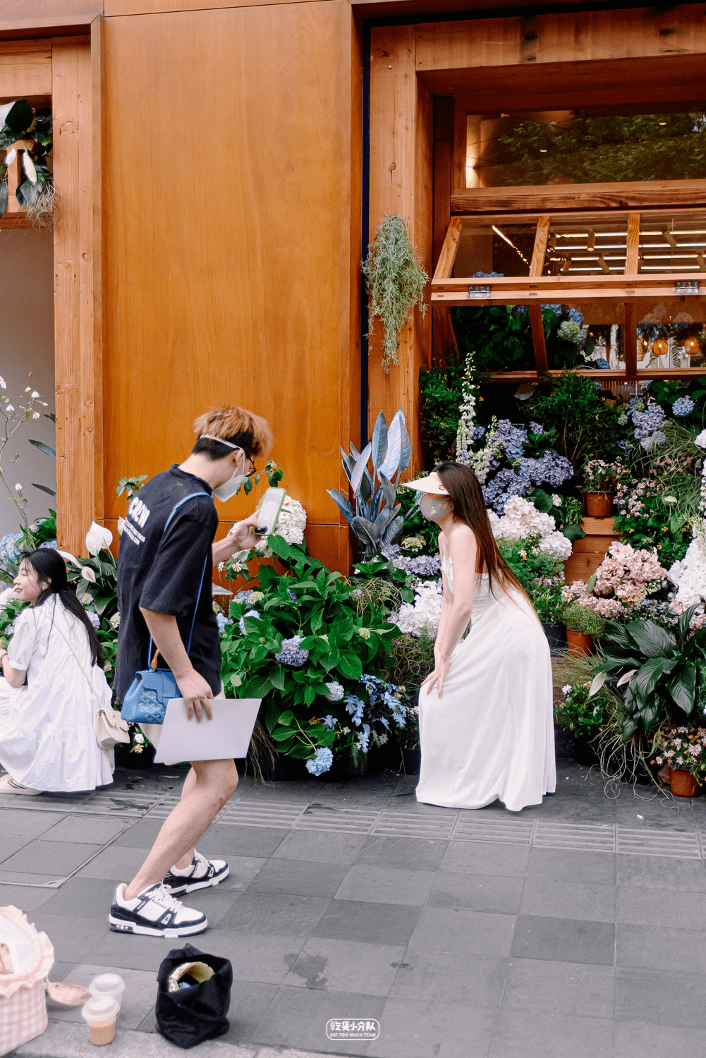 上海人在徐汇滨江报复性野餐