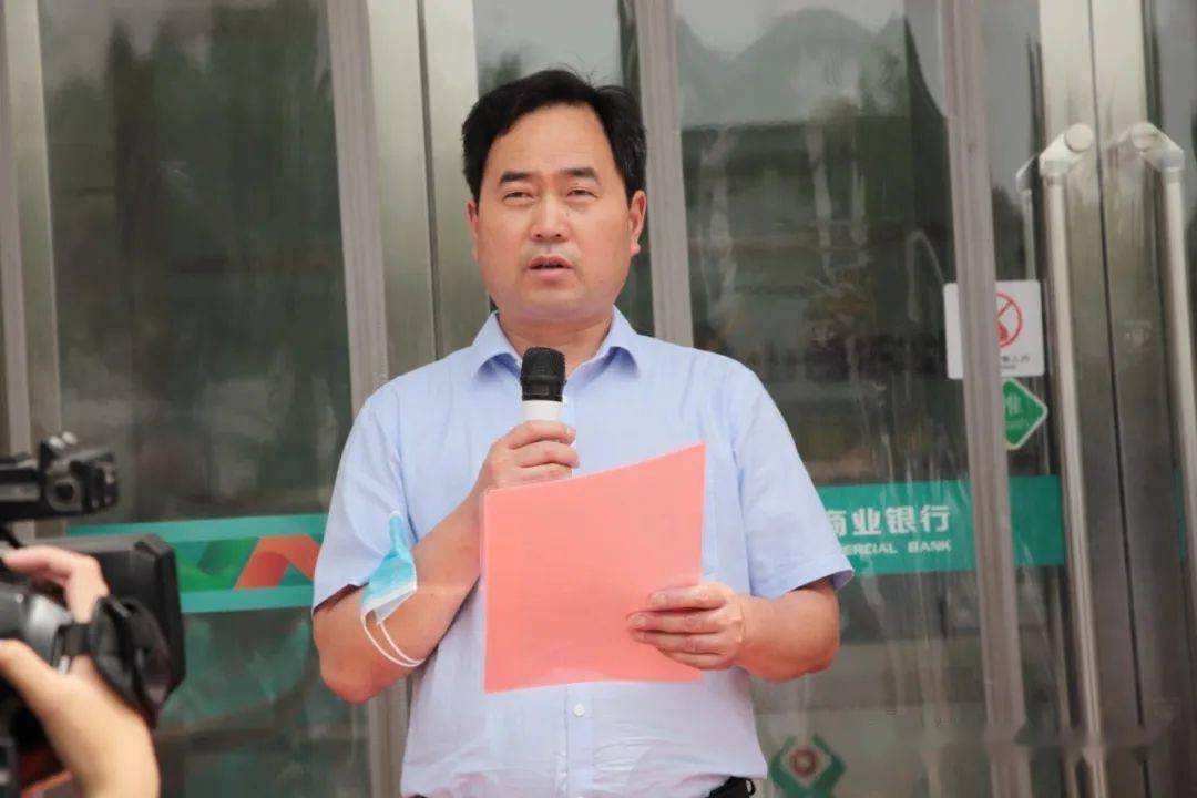 临猗县政府副县长翟朝霞对全县社保卡便民服务点2021年试点运行情况