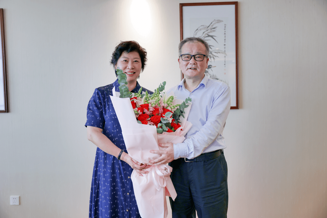 郑荣胜来萧调研劳模工匠协会工作