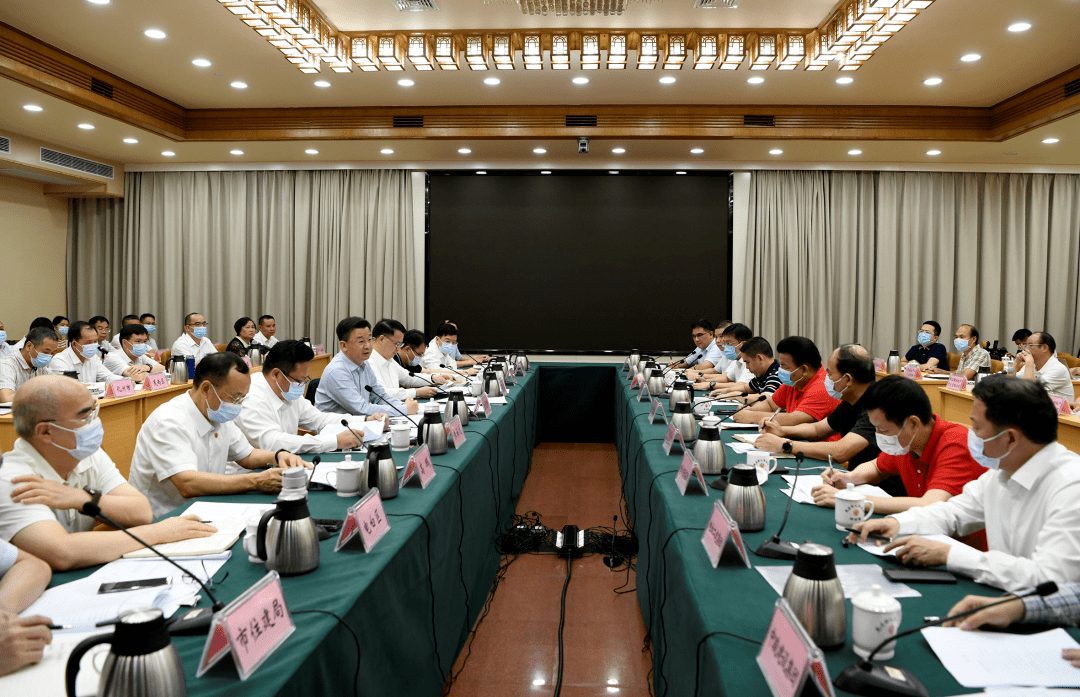 ‍6月7日下午,市长庄悦群与市建筑业,房地产业代表座谈交流,面对面