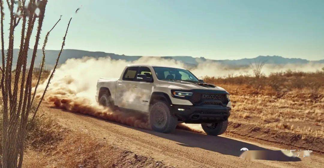 道奇发布全新ram1500trxsandblast性能皮卡全套定制沙漠终结者酷乐