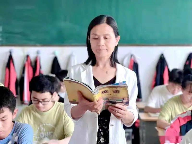 【杏坛精英】清华园学校教师王玉平做客《教育时空》_孩子_工作_冠县
