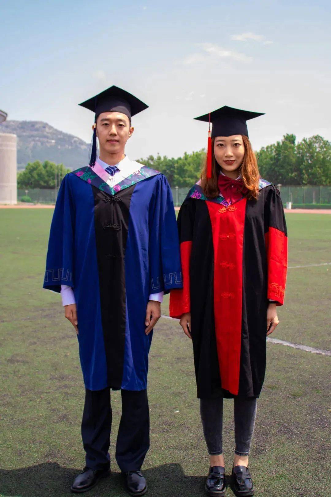 毕业季倒计时4天快来get学位服的正确穿搭方式