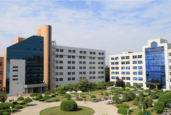 江苏省淮安技师学院再获江苏省文明校园荣誉称号