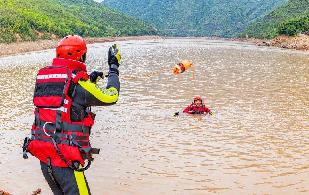 直击红河消防水域救援实战能力测评现场