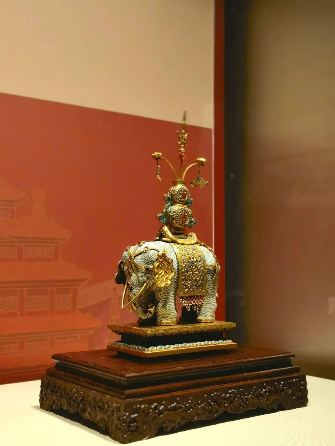 避暑山庄外八庙皇家文物特展94件皇家文物在广州博物馆展出