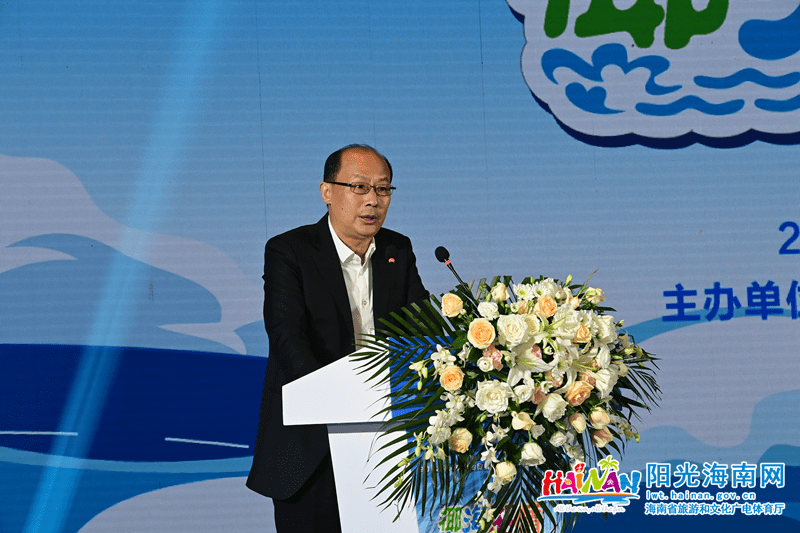 季心诠在致辞中表达了对海南海岛度假生活的喜爱,并对湖南旅游文化