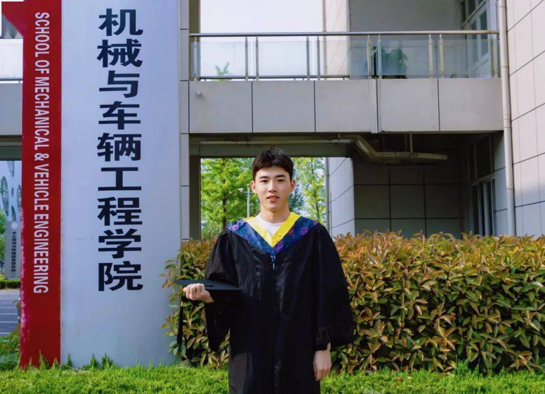 载学海揺舟,行路曲折,幸得师言春风化雨,不至迷途,愿师此后春安夏明朗