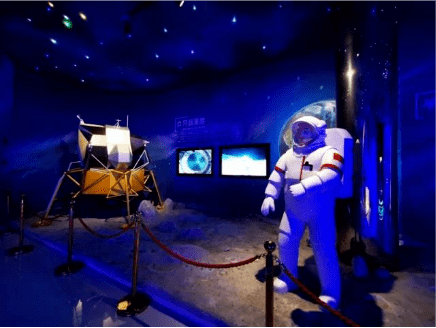 fast天眼光影馆光影馆总面积约1800m05,25个主题馆组成,我们想通过