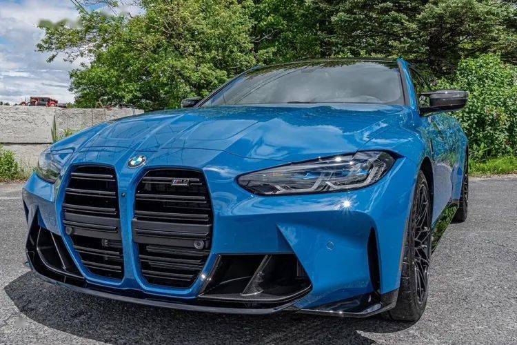 蓝紫色全新宝马m4,罕见的普通漆._搜狐汽车_搜狐网