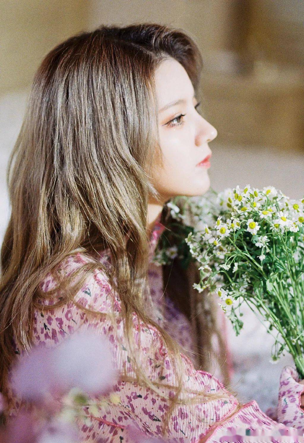 snh48郝婧怡04黄绿色格纹裙,在绿色中带一点恰到好处的黄色,削弱了