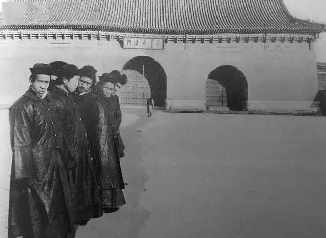 清朝唯一被相机记录的皇帝登基大典