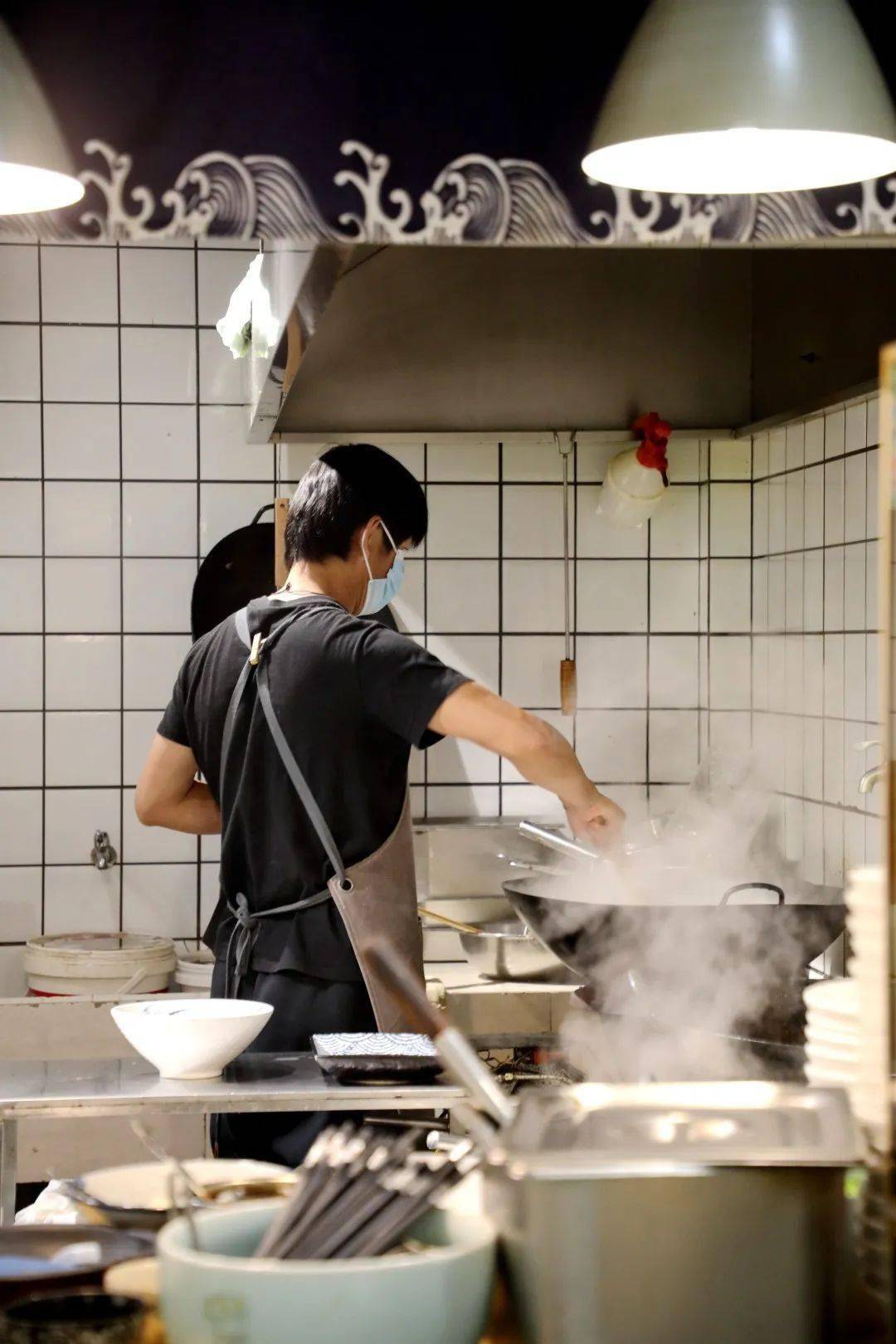 每桌都是不同的鲜花苏式面馆的精致不止于此