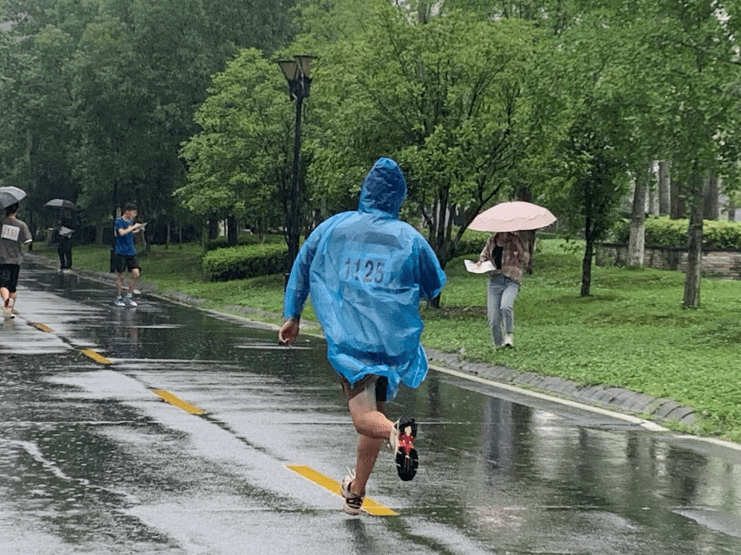 定向比賽,雨中前行_黃依涵_周涵奕_石文婷