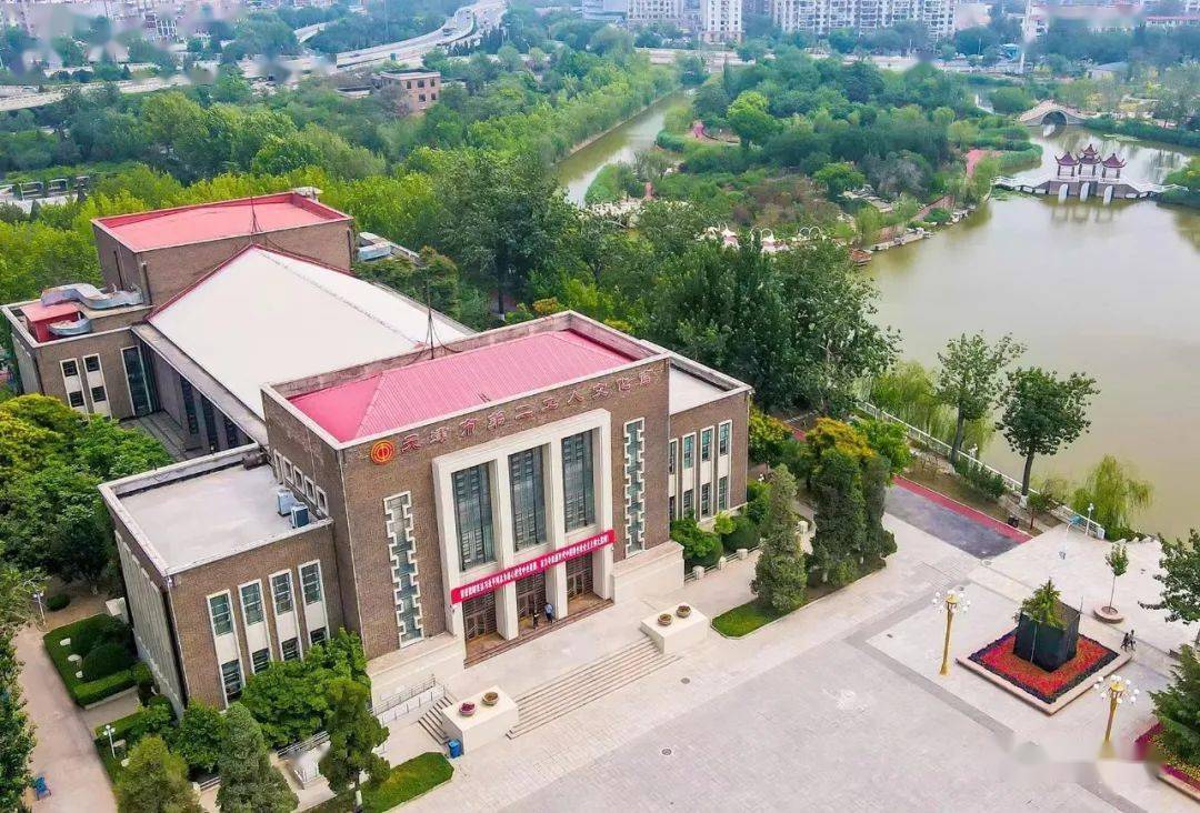 坐落在南开区南丰路上,曾经被命名为南开人民文化宫,李纯祠堂,庄王府