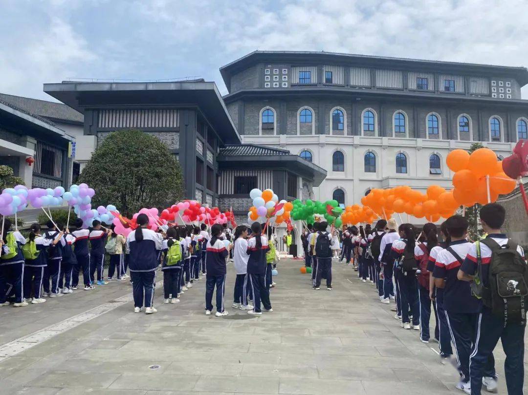 铜仁市第五中学体验传统文化感受非遗魅力研学实践活动