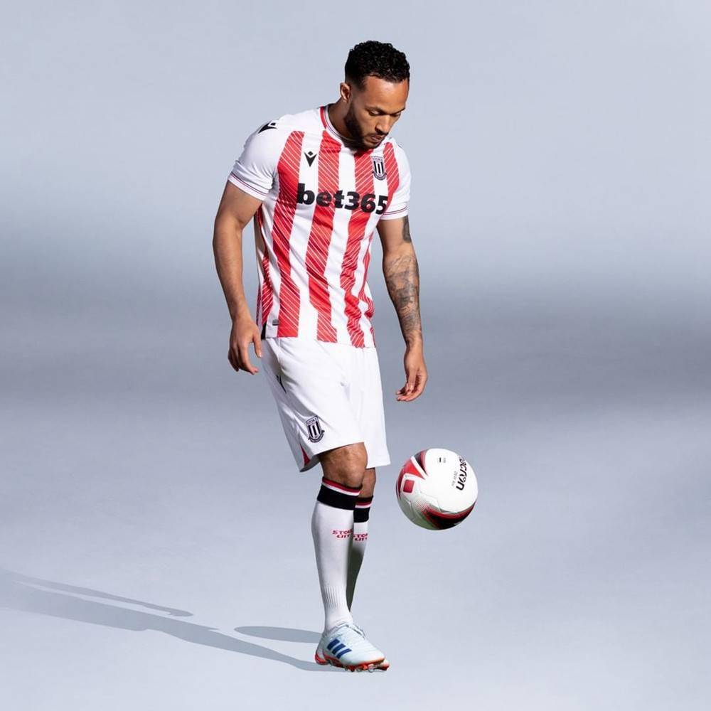 macron发布斯托克城2022/23赛季主客场球衣_白色_衣领_球裤