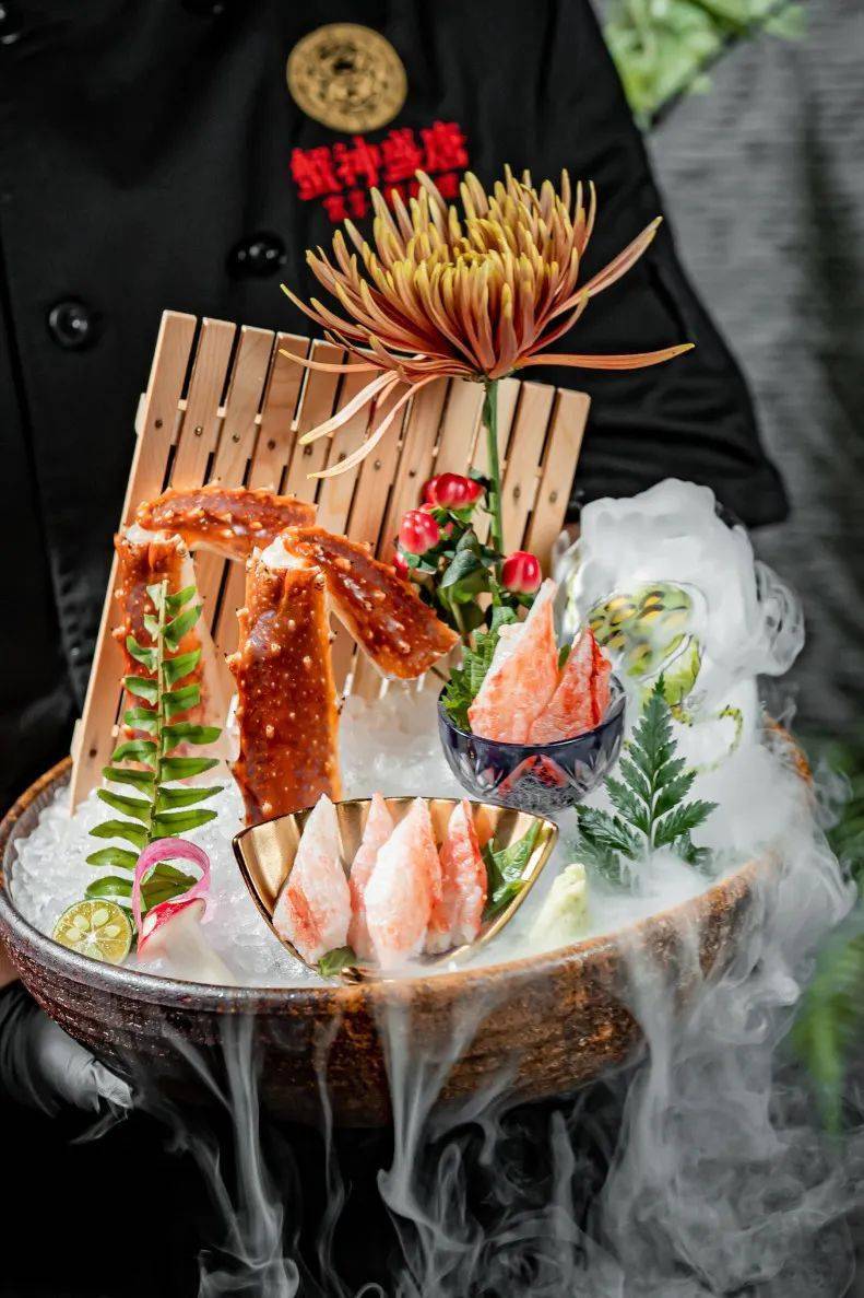 脍·帝王蟹刺身壹 /店内选用的食材是俄罗斯深海帝王蟹,鲜活到店,在