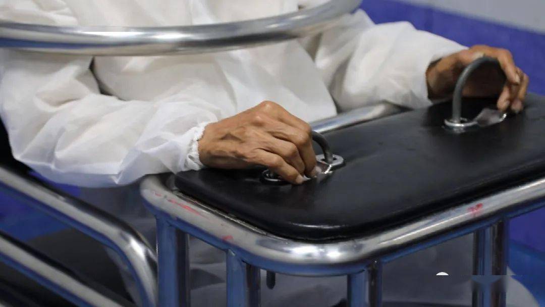 靖西市公安局刑侦大队副大队长梁龙卫:当时嫌疑人是想跟死者借钱,因为