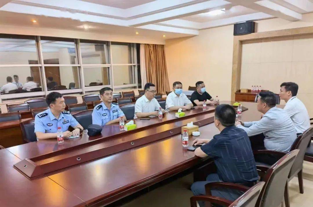 进贤县副县长舒丹进贤县副县长公安局长高波莅临我校检查指导中考考务