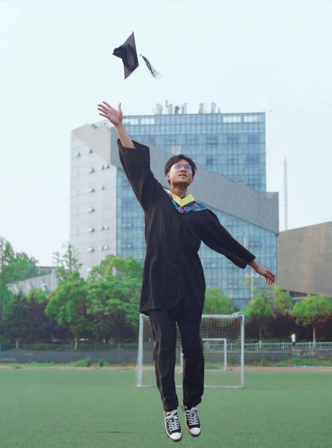 励学敦_生活_大学