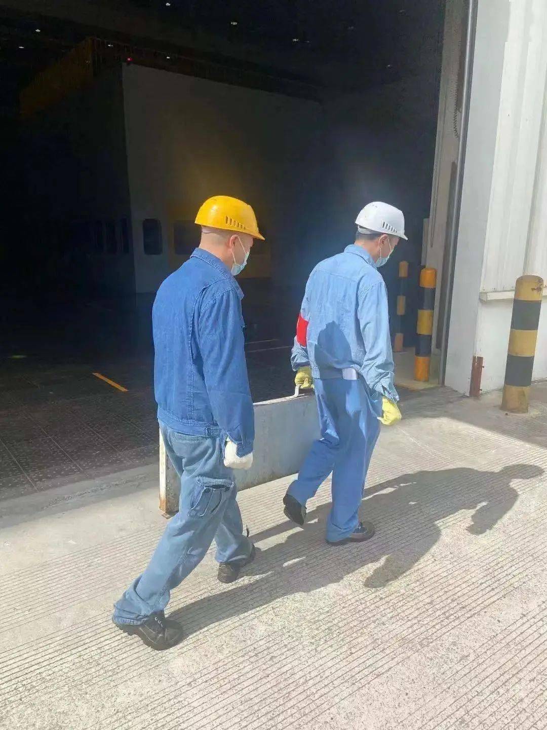 临港基地冲压车间组织开展防汛防台演习_应急_演练_员工