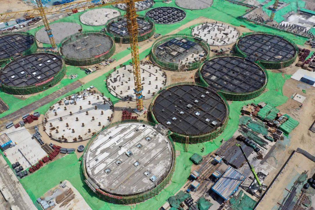 浅圆仓粮仓项目筒仓仓壁施工采取滑模施工作业方式进行滑模施工是以