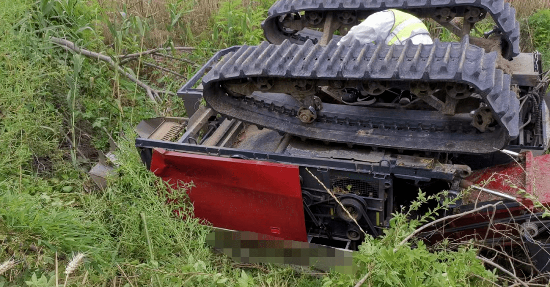 2022年6月13日,自驾w牌2020款rl收割机作业,感觉发动机动力不足,整个