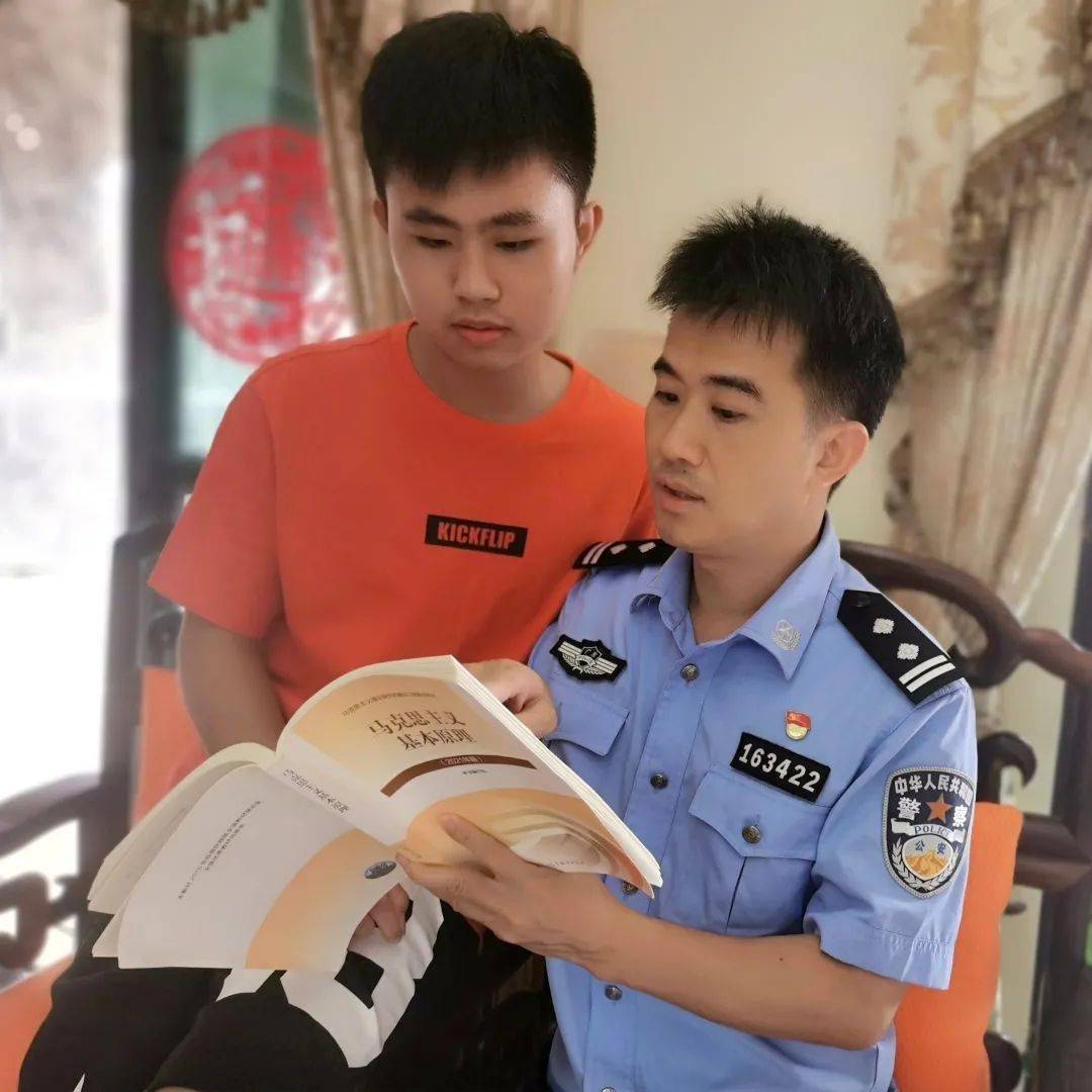 以父之名以警为荣致敬三乡警营里乘风破浪的爸爸们