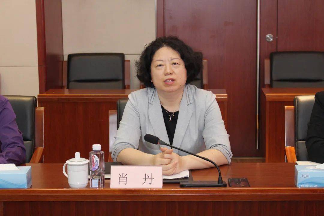 肖丹女士,小象智合创始人兼ceo陈彦女士出席签约仪式并进行深入交流