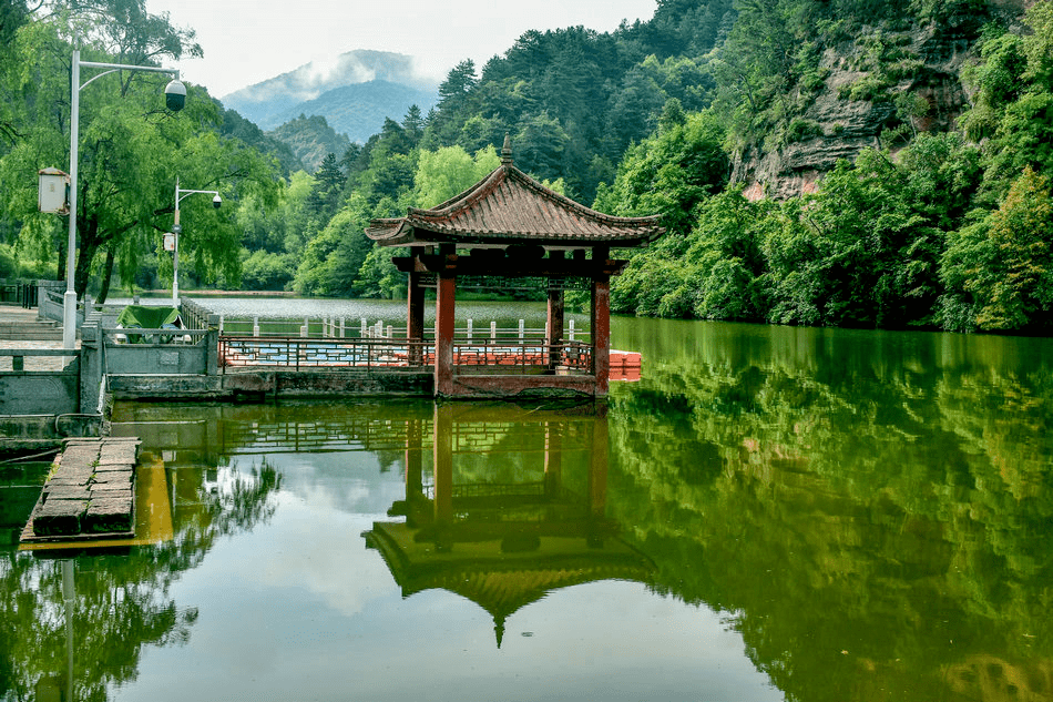 仙人崖景区风光宜人
