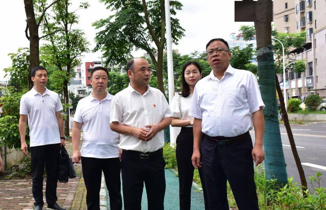 以文明创建为抓手营造宜居环境秦跃平赴集里桥社区调研指导文明创建