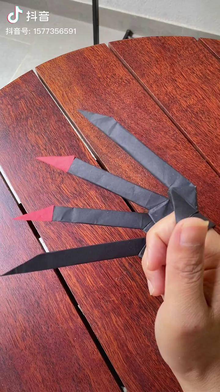 金刚狼爪子折纸教程图片