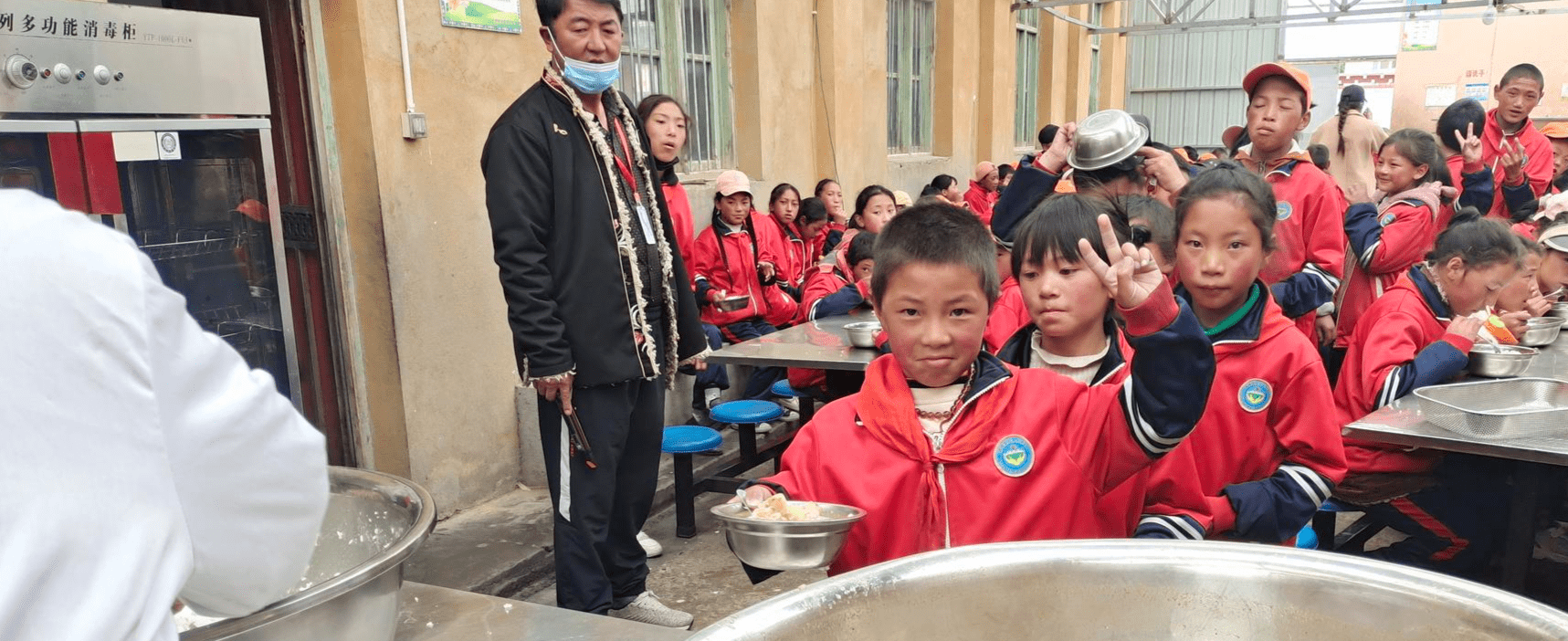 好的虫草在课堂,孩子们"学到知识才有更多选择"_理塘县_村戈乡_李杨央